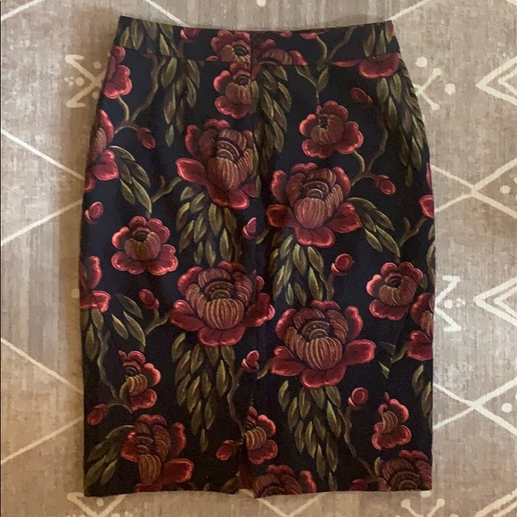 Ann Taylor Rose Pattern Pencil Skirt - Picture 4 of 6